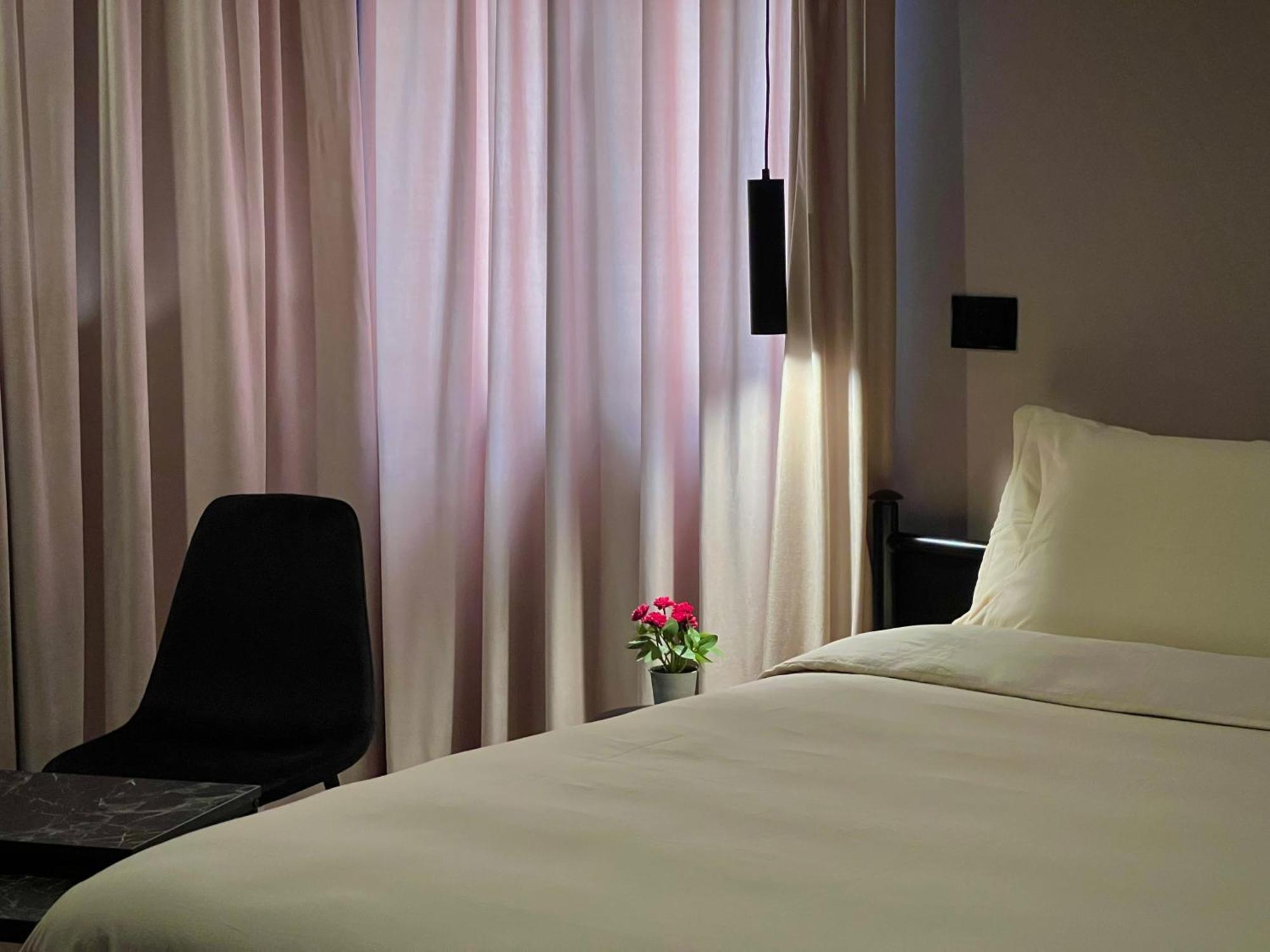 Rex Hotel Boutique Tirana Esterno foto