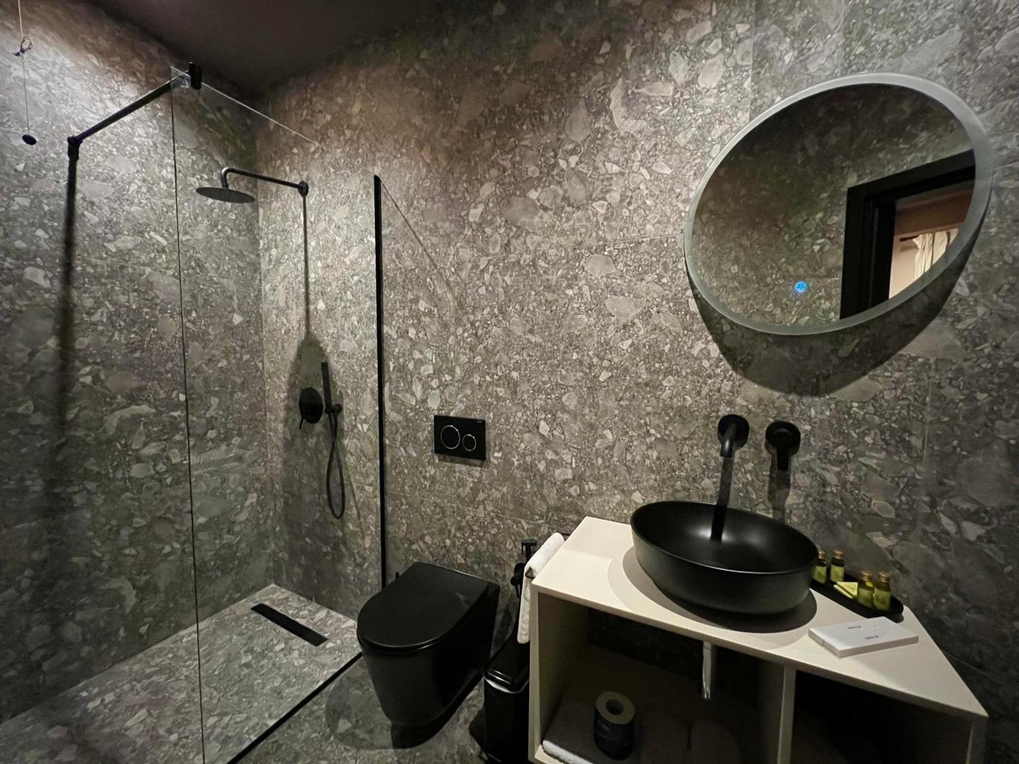 Rex Hotel Boutique Tirana Esterno foto